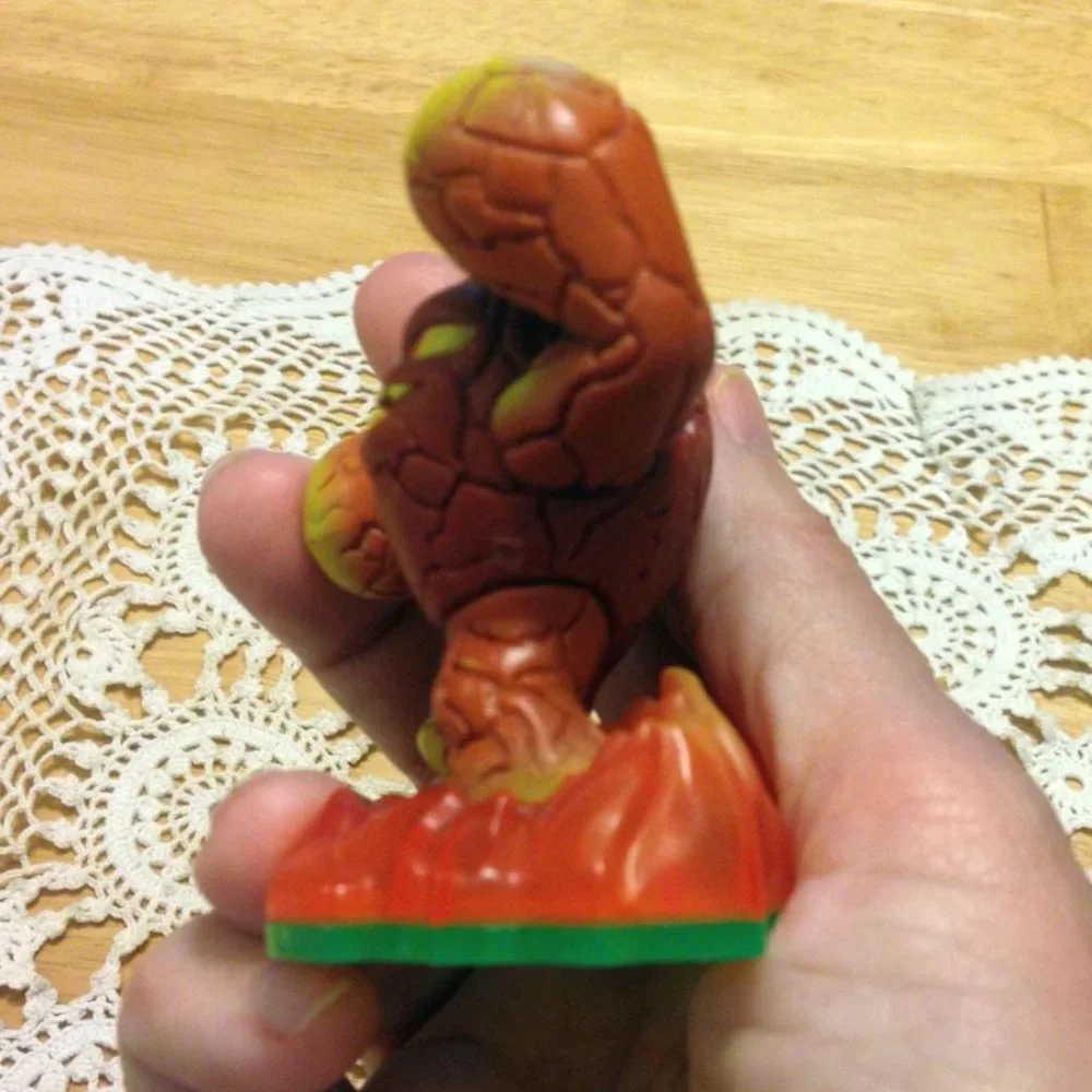 Skylanders Spyros Adventure Eruptor plus Collector's Card